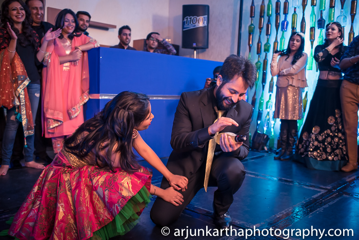 Arjun-Kartha-Candid-Wedding-Photography-Gulveen-Angad-14