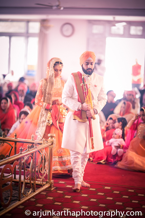 Arjun-Kartha-Candid-Wedding-Photography-Gulveen-Angad-62
