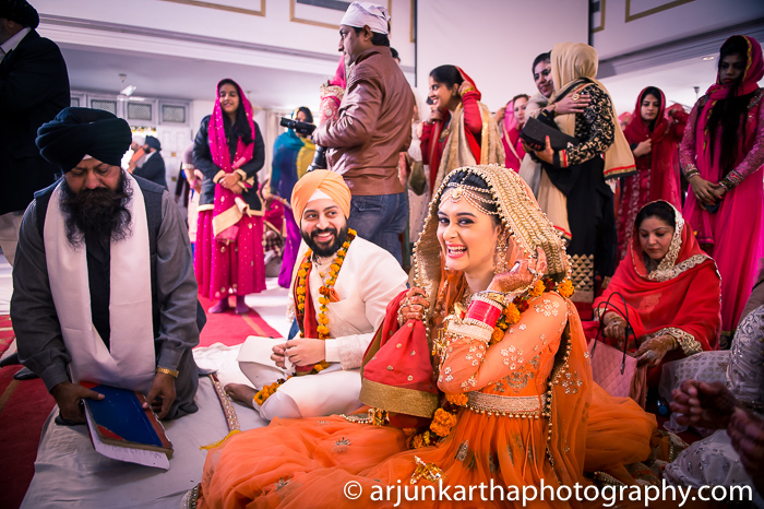 Arjun-Kartha-Candid-Wedding-Photography-Gulveen-Angad-65