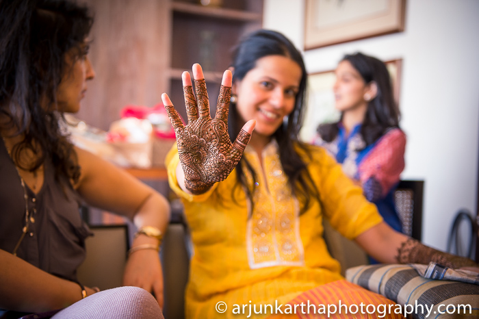 Arjun-Kartha-Candid-Wedding-Photography-Sarika-Avin-19