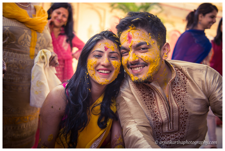 Arjun-Kartha-Candid-Wedding-Photography-Jagmandir-Udaipur-26