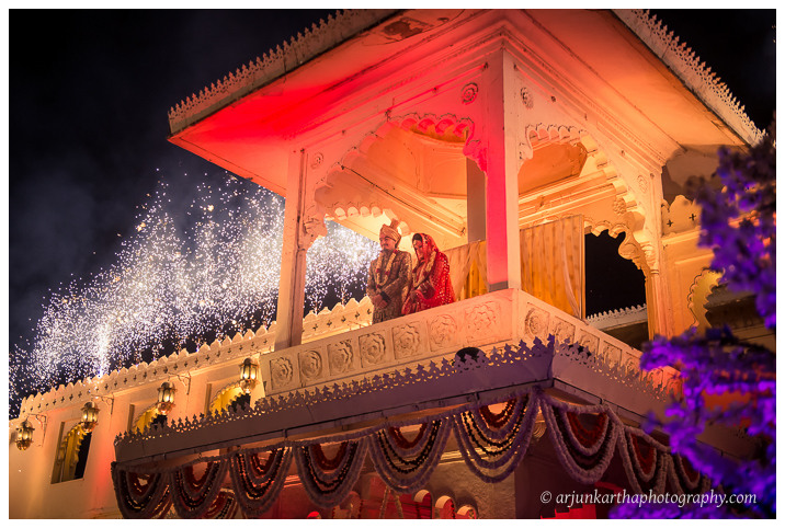 Arjun-Kartha-Candid-Wedding-Photography-Jagmandir-Udaipur-38