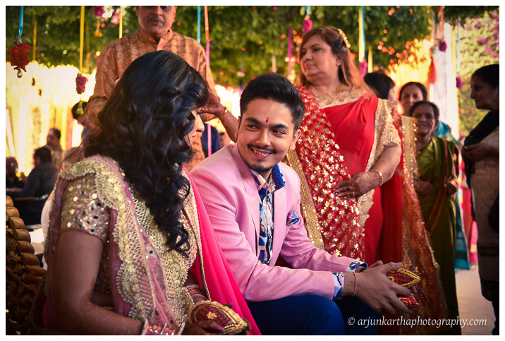 Arjun-Kartha-Candid-Wedding-Photography-Jagmandir-Udaipur-5