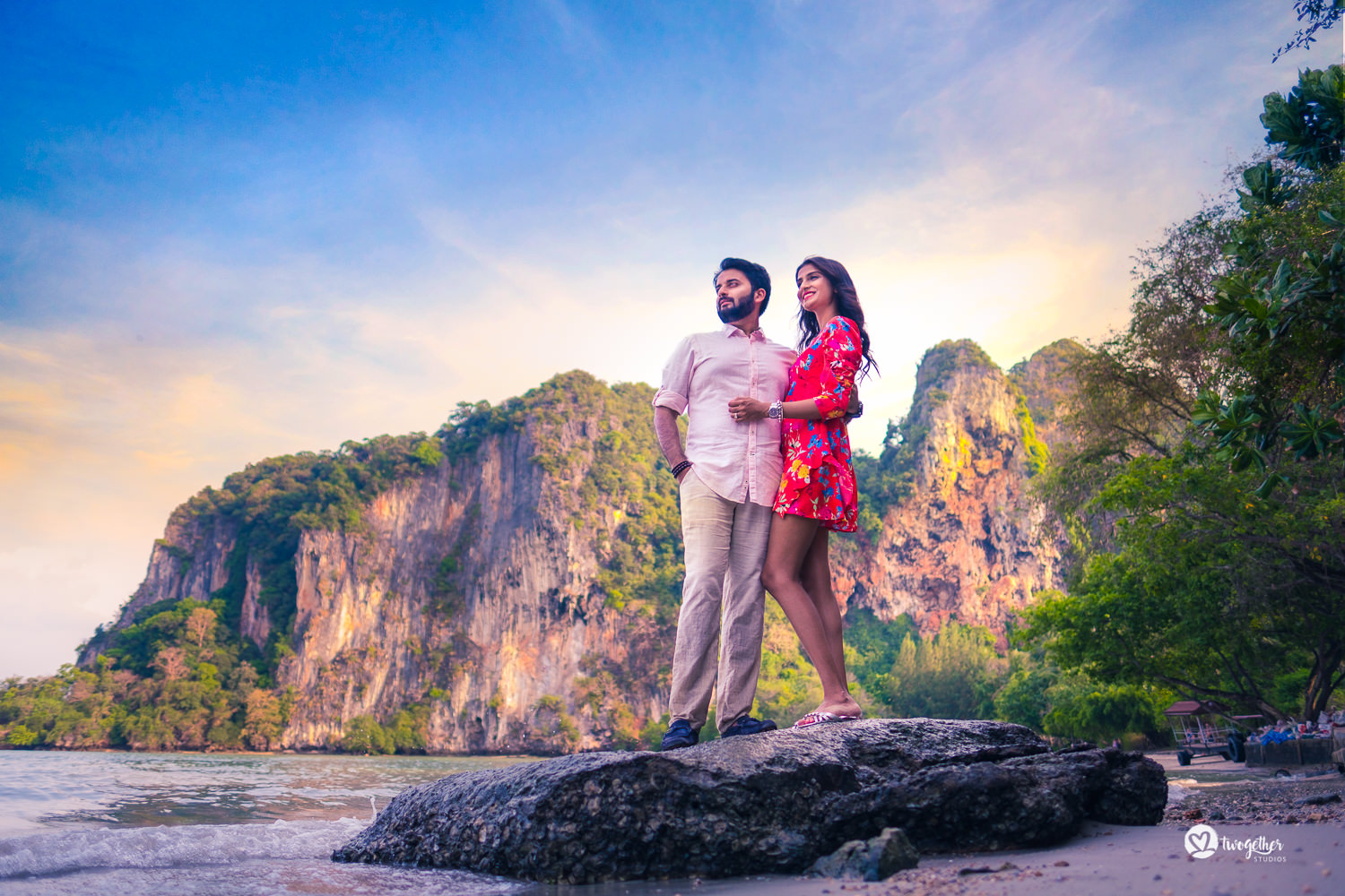 13+ Poses Ideas For Pre Wedding Photoshoot You Need To Know